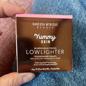 NEW in box Danessa Myricks Beauty Yummy Skin Blurring Balm Powder in Unbothered